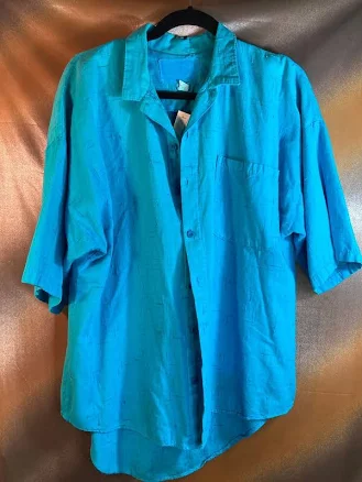 Vintage Silk Shirt Sleeve Button Up Shirt. 50” Chest R.