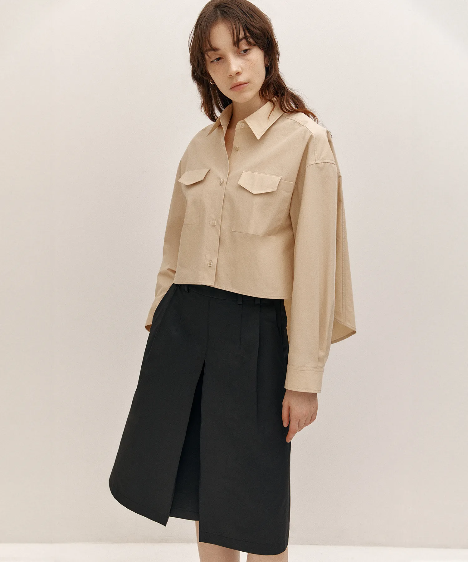 FLAP POCKET POINT CROP SH (L/BEIGE)