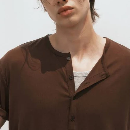 NOIRER Layered Henley Neck Half Sleeve T-Shirt