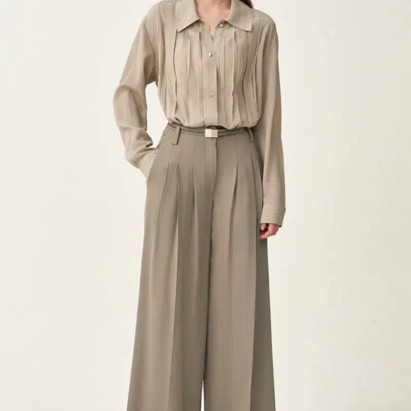 [BUNJANG] The Cashmere Silk Pleated Unbalanced Hem Shirt / 더캐시미어 실크 플리츠 언밸런스 헴 셔츠