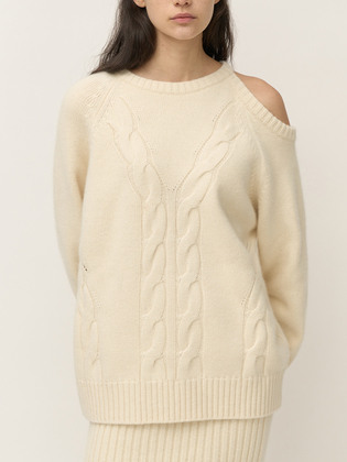 Raccoon Cable Cut-out Knit