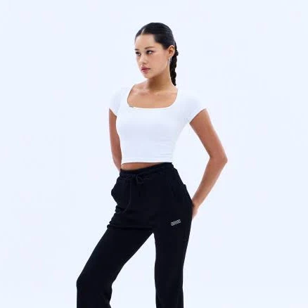 MIHAK Metal Clip Square Neck Crop T-Shirt