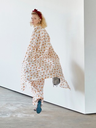 Scattered Leaves Robe