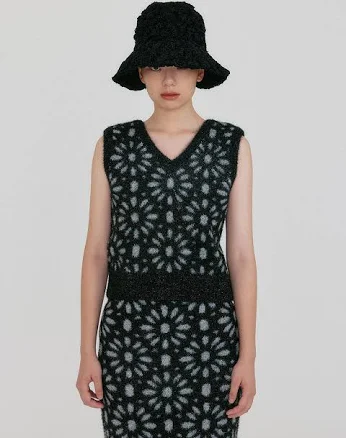 W Concept Cropped Floral Jacquard Vest