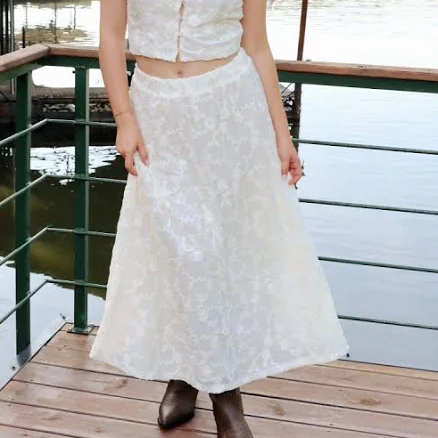 Elegant Women's Lace Skirt