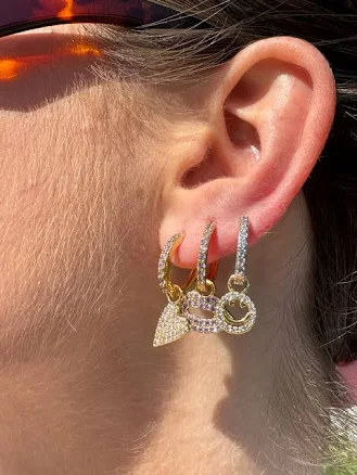 MEMENTO CHARM EARRING Micropave
