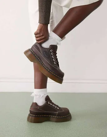 Dr Martens Buzz 5-Eye shoes in brown