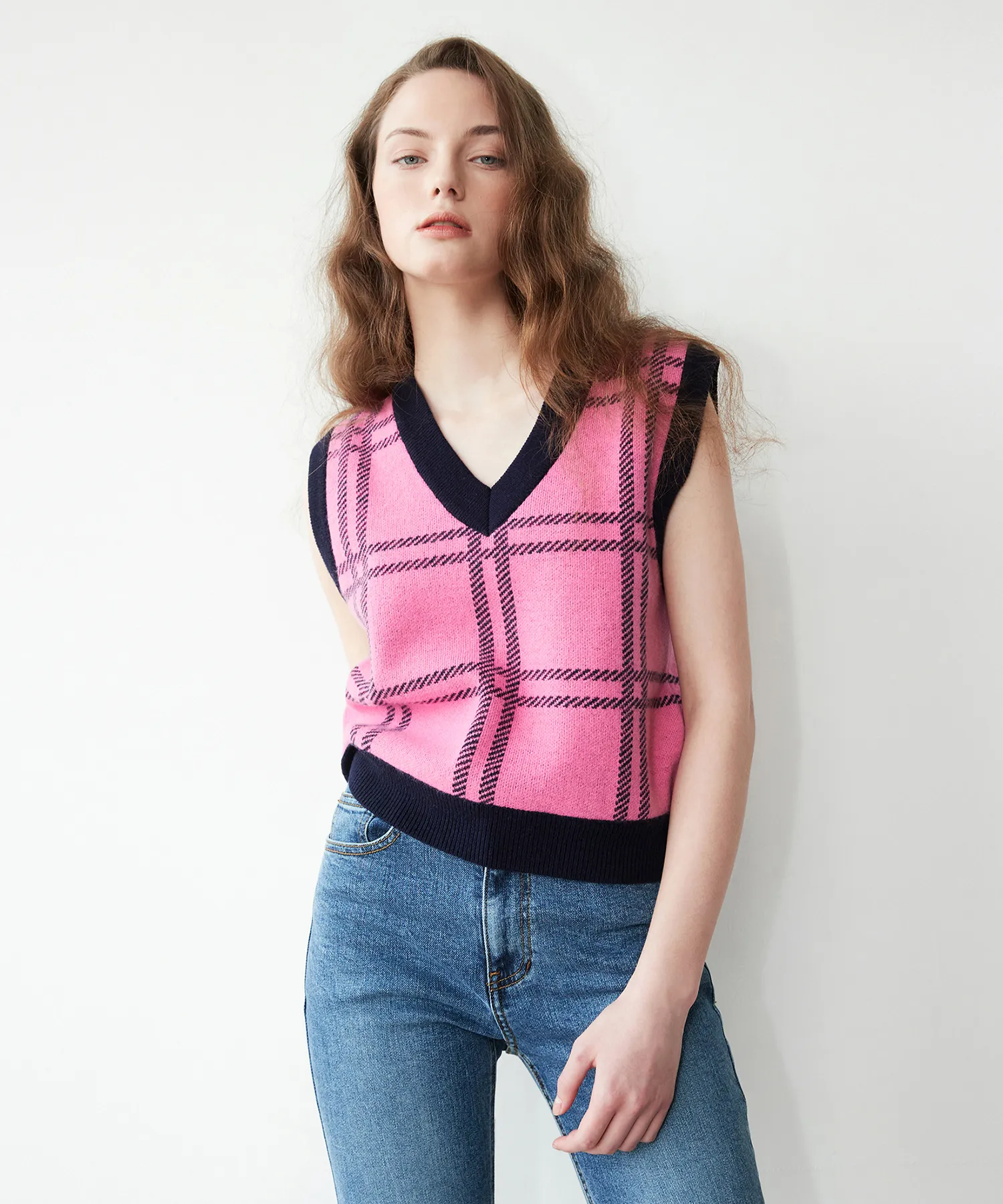 V-neck check knit vest 001 Pink