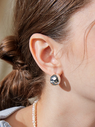 Edge One Touch Earring