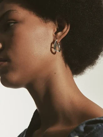 hyeres-lor Herite Silver Emblem Earring Medium_Silver by W Concept