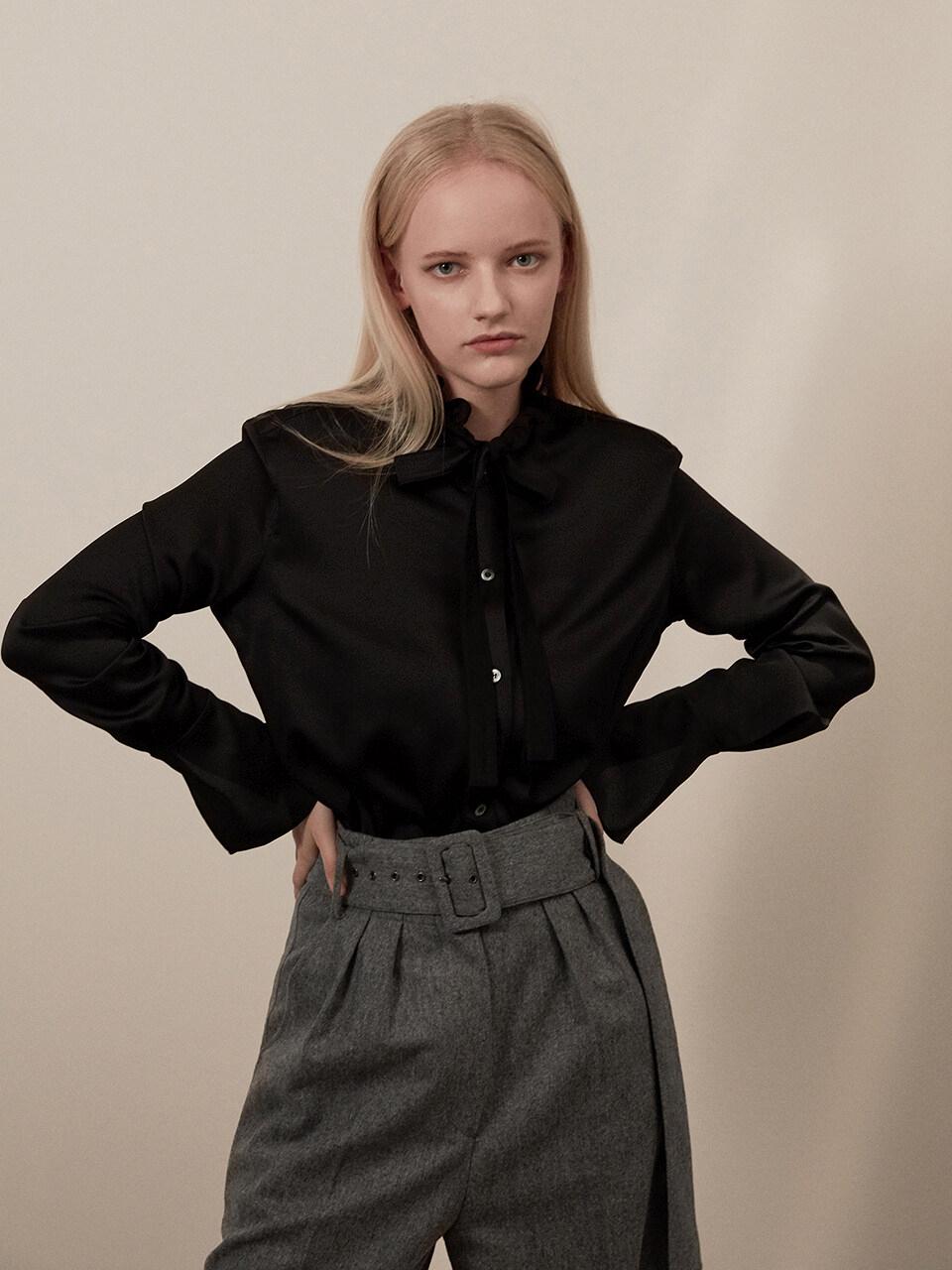 String neck blouse 002 Black