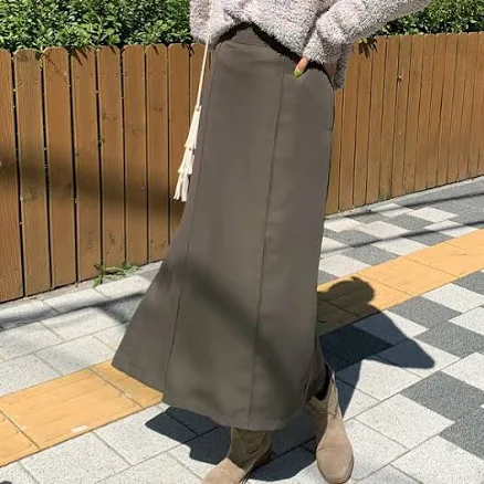 Back Slit Long Skirt