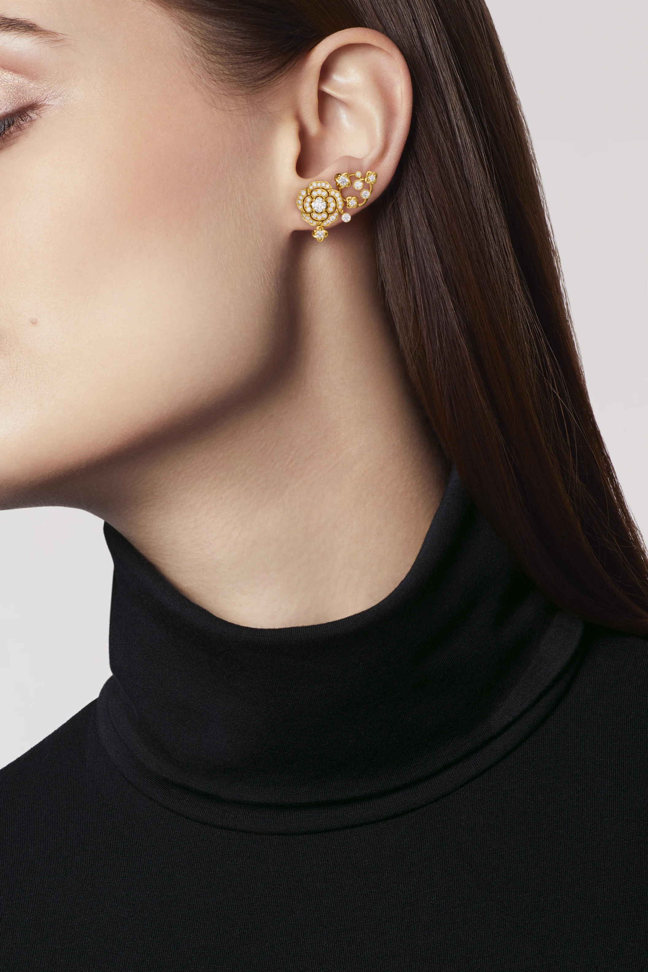 Bouton De Camélia Crawling Earrings