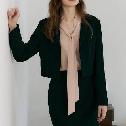 FRONTROW [Drama Signature] Cropped Tailored Blazer by W Concept