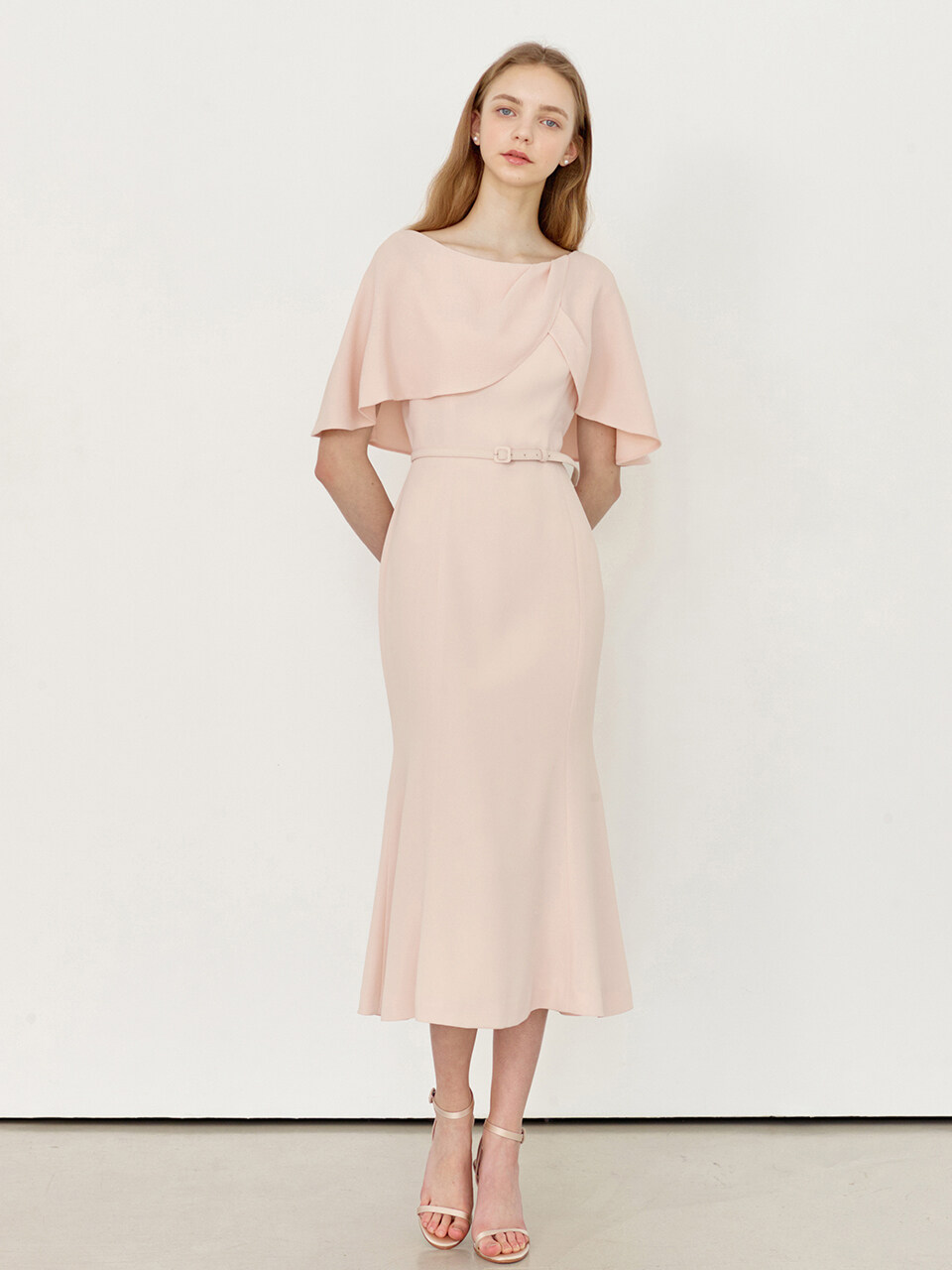 BEAUTE Cape Sleeve Semi-Mermaid Dress (Pink Beige, Red, Black)