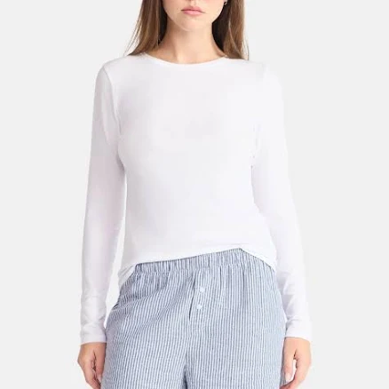 No Boundaries Women's Long Sleeve Crewneck Tee