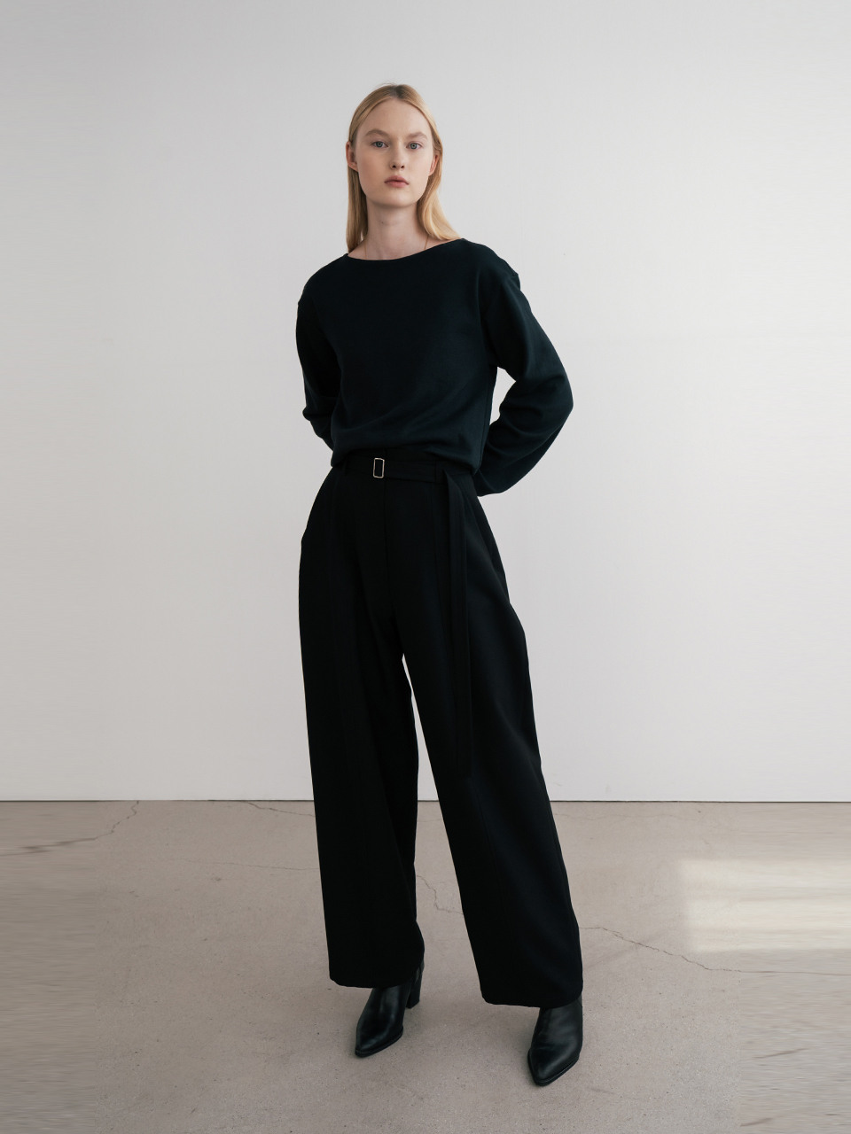 Wide-Leg Belted Trousers