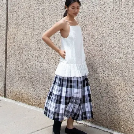 O'Neil of Dublin Linen Pleated Skirt