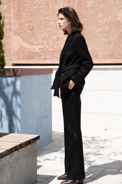 아바몰리 Molli tape boots cut pants (black)
