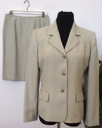 Le Suit Women's Career Ivory 100% Polyester 2 Piece Skirt Suit Size