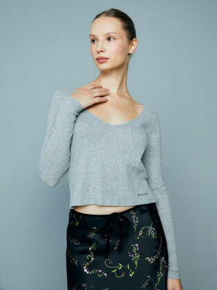 Ruby Sleeve (Gray Long-Sleeve Tee)