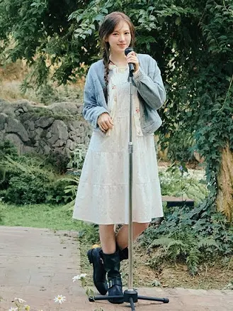 Thursday Island KiiiKiii Pick Flower Print Knit Cardigan
