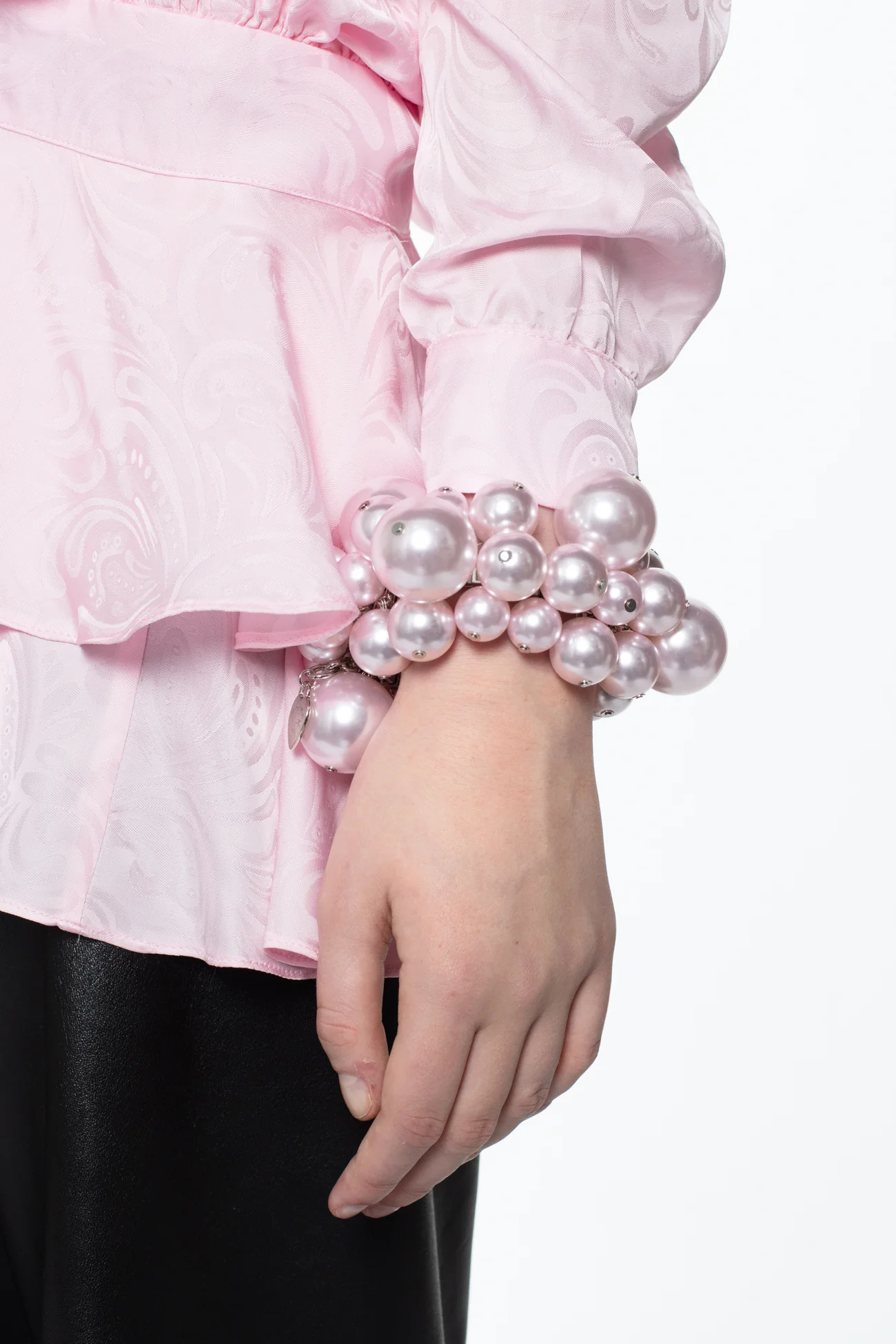 PUFFED PEARL BRACELET in powder pink