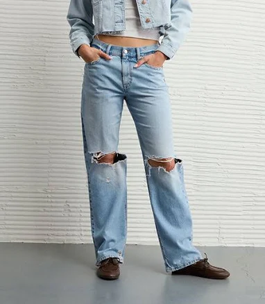 Women AE Strigid Low-Rise Baggy Straight Jean Light Vintage