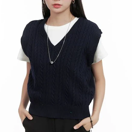 Cable Knit Sleeveless V-Neck Vest