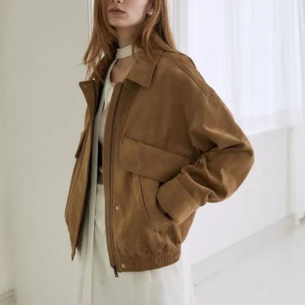MUSEE FINALE Suede Bomber Jacket_Mocha Mousse