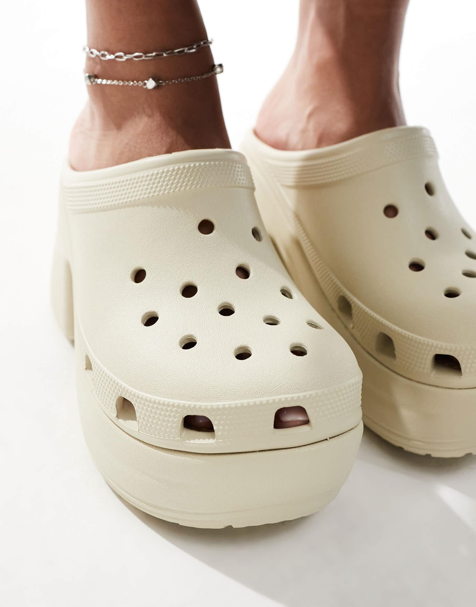 Siren Clogs