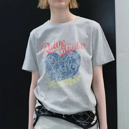 RAIVE Heart Rose Blur Graphic T-shirt