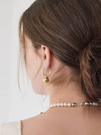L U I R E Ball One Touch Earrings