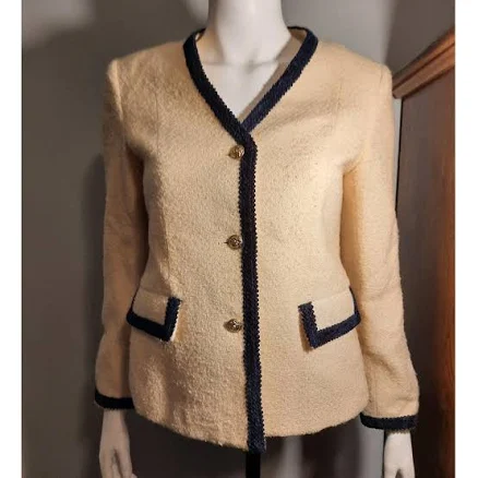 VINTAGE Woolmark Bouclé Jacket with Gold Crest Buttons