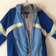 Blue and white ski jacket.
