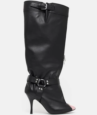 August Barron | Unzipped Boot at Ekseption