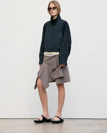Low Classic Unbalance Drape Mini Skirt