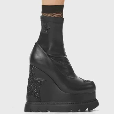 LAMODA Hands Down Chunky Platform Ankle Boots