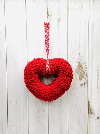 Red Yarn Heart Wreath - Valentine's Day Door Decor