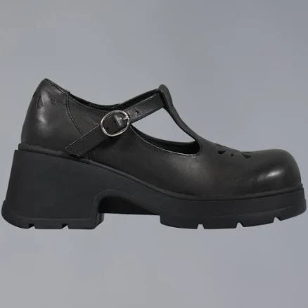 Comma Shoe