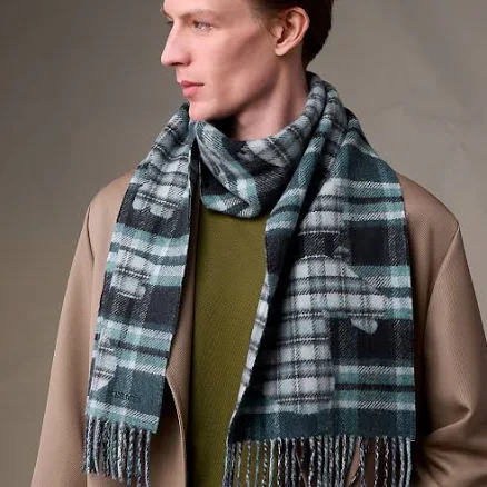 Hermès Echec au Roi Tartan scarf