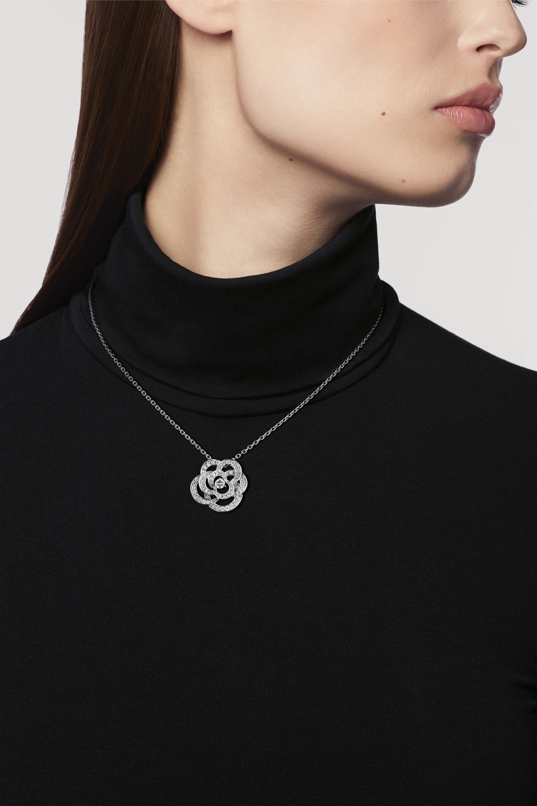 Fil De Camelia Necklace