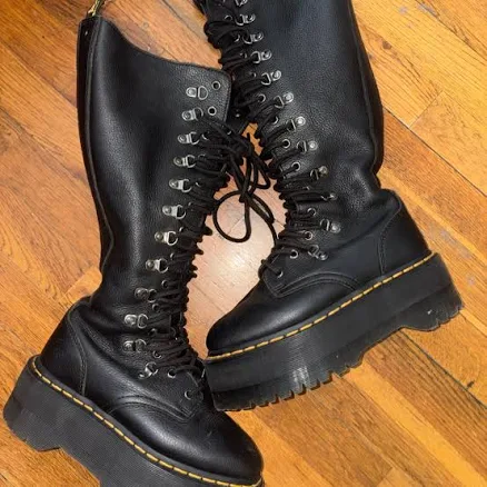 Dr. Martens Black 1B60 Max Hardware Platform Boots