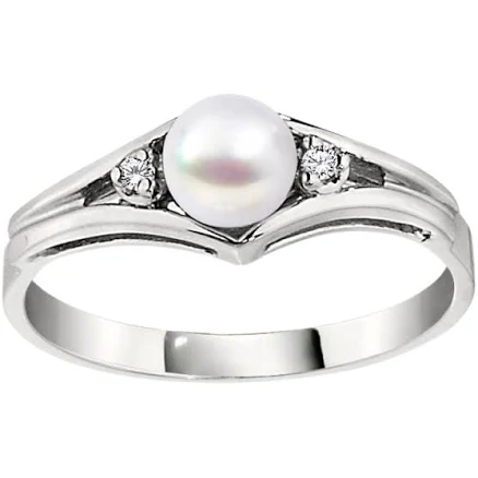 Pearl and Diamond Ring