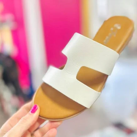 Tyra Sandals