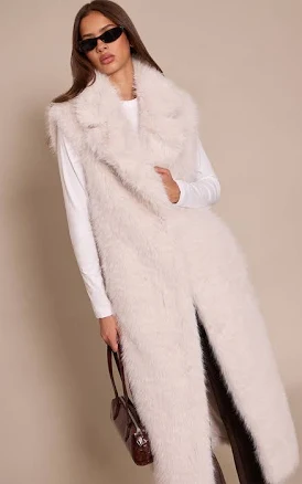 PrettyLittleThing Women's Faux Fur Maxi Gilet