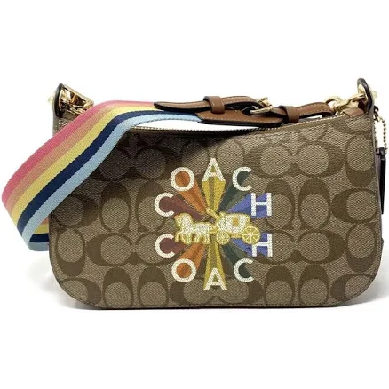 Coach Women's Jes Baguette in Signature Canvas