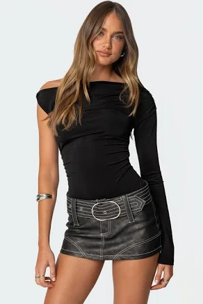 Edikted Women's Asymmetric Off Shoulder Bodysuit