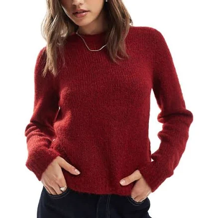 Vero Moda soft fluffy knit o-neck sweater in burgundy-Red