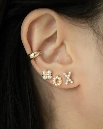 Pearl Studs